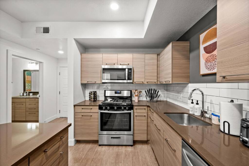 Luxurious Retreat In Slc Apartment Salt Lake City Ngoại thất bức ảnh